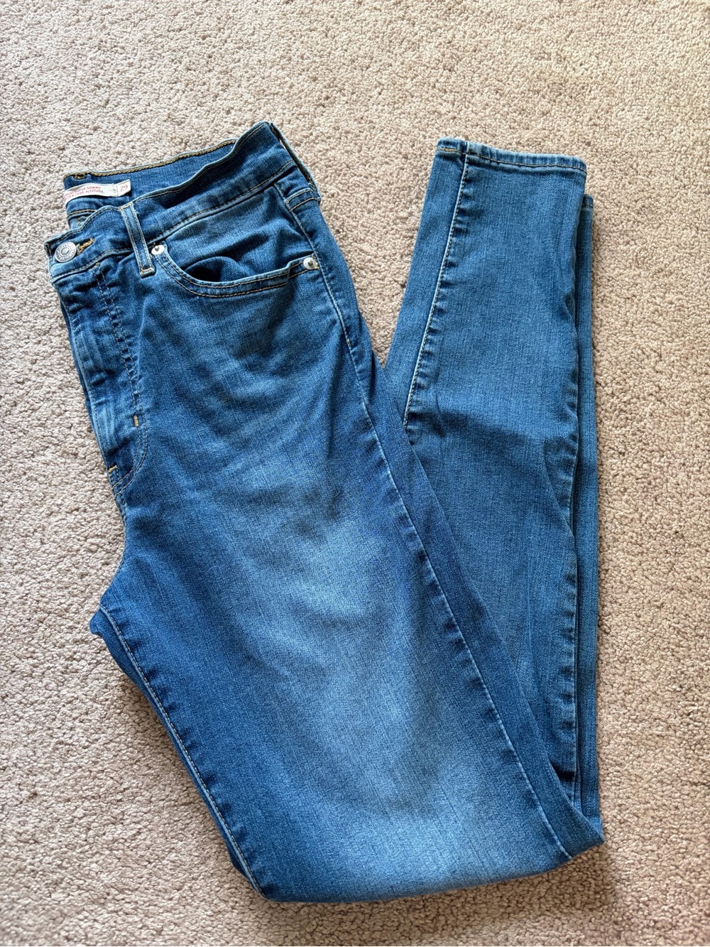 💛 LEVIS - Mile High Super Skinny Size 29 Jeans